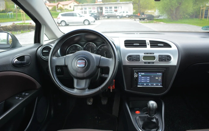 Seat Leon cena 16700 przebieg: 242500, rok produkcji 2006 z Dzierzgoń małe 352